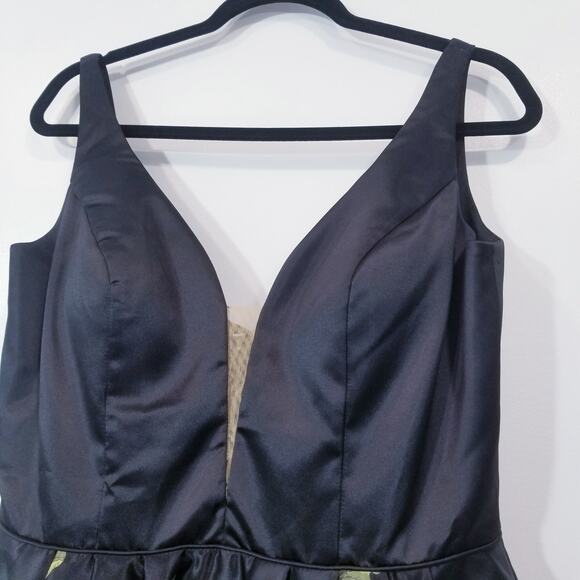 Sherri Hill Floral Fit and Flare Satin Mini Dress Lace Up Back with Pockets - Picture 10 of 16